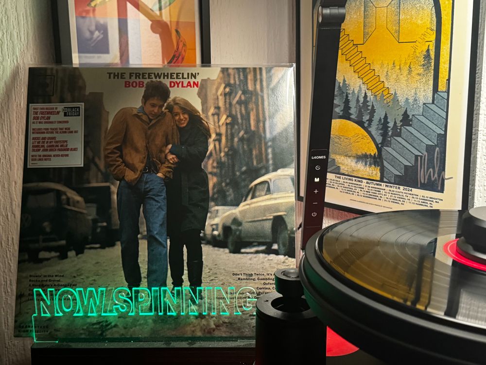 Spinning Bob Dylan: The Freewheelin’ Bob Dylan on vinyl. 