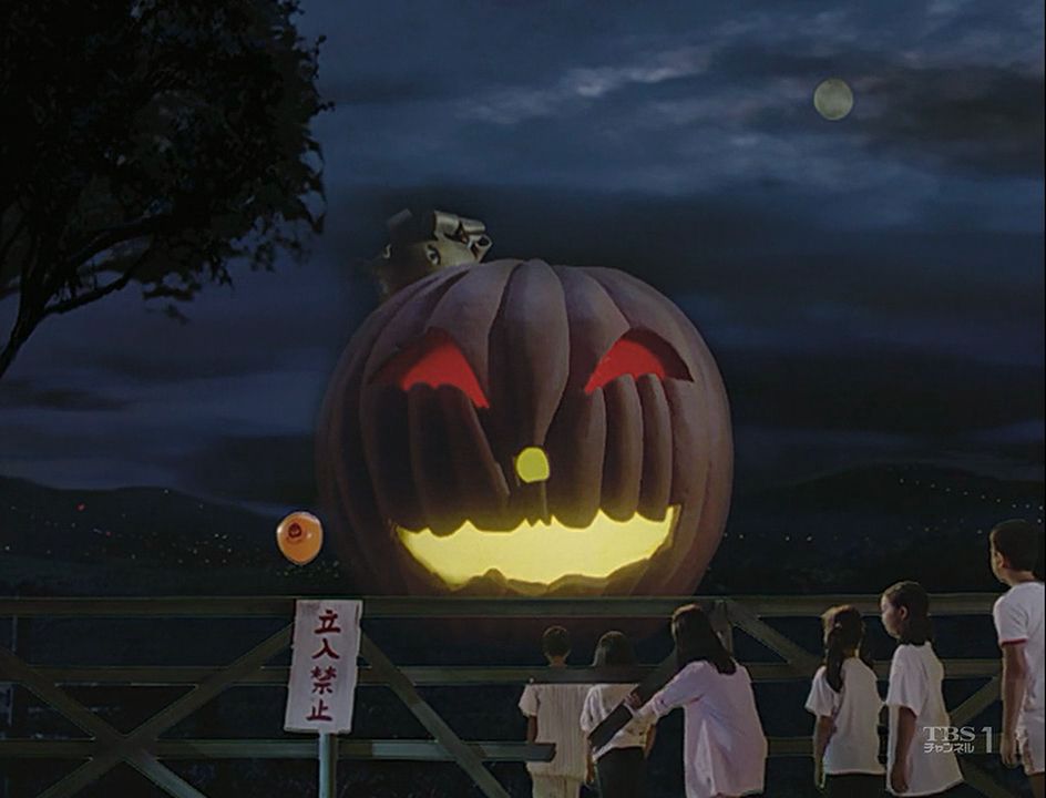 Hypnotized kids gather at the witch's mysterious Jack o Lantern house 