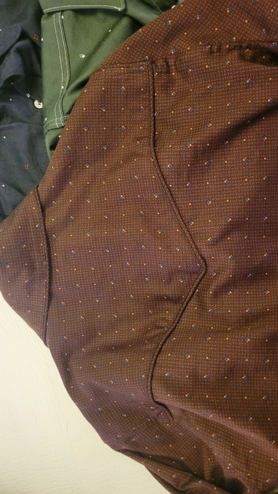 The piping fetail on the back yoke