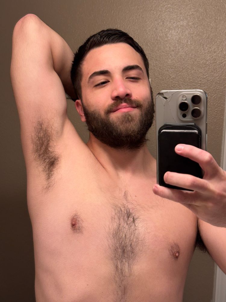 jake post-haircut showing armpit bc it looks funny