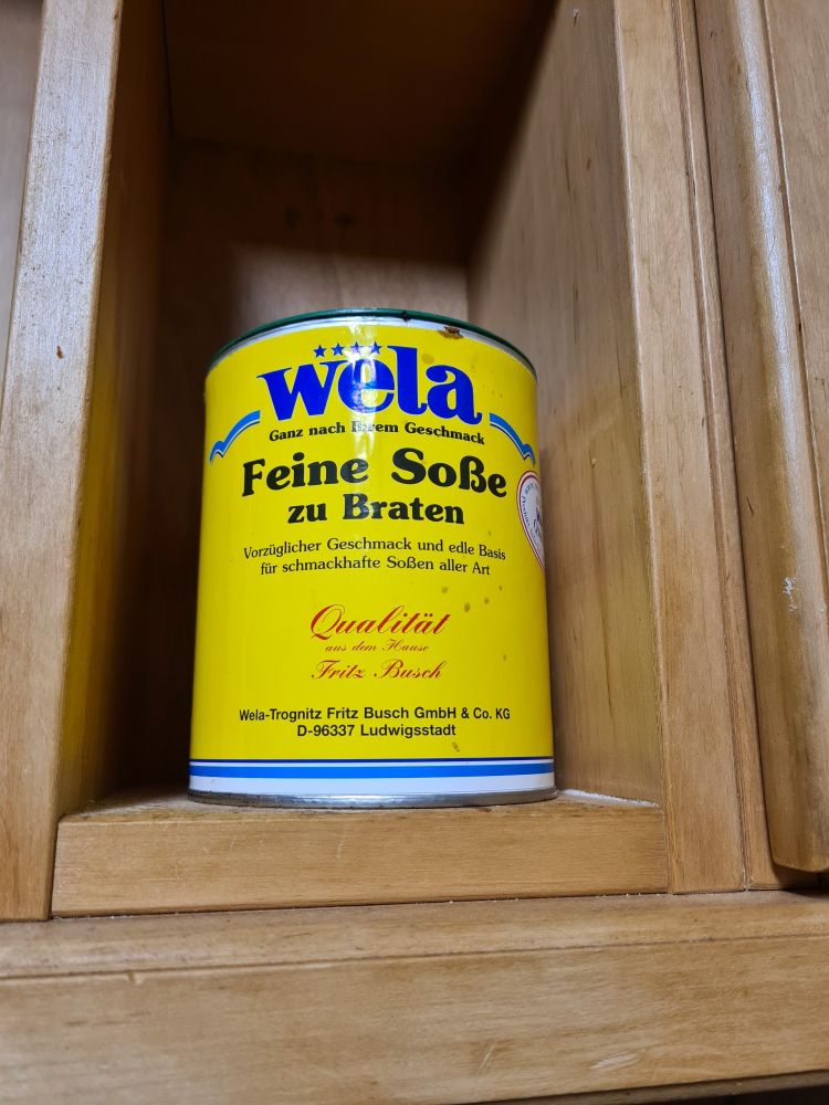 Eine große Packung Wela Feine Soße zu Braten.