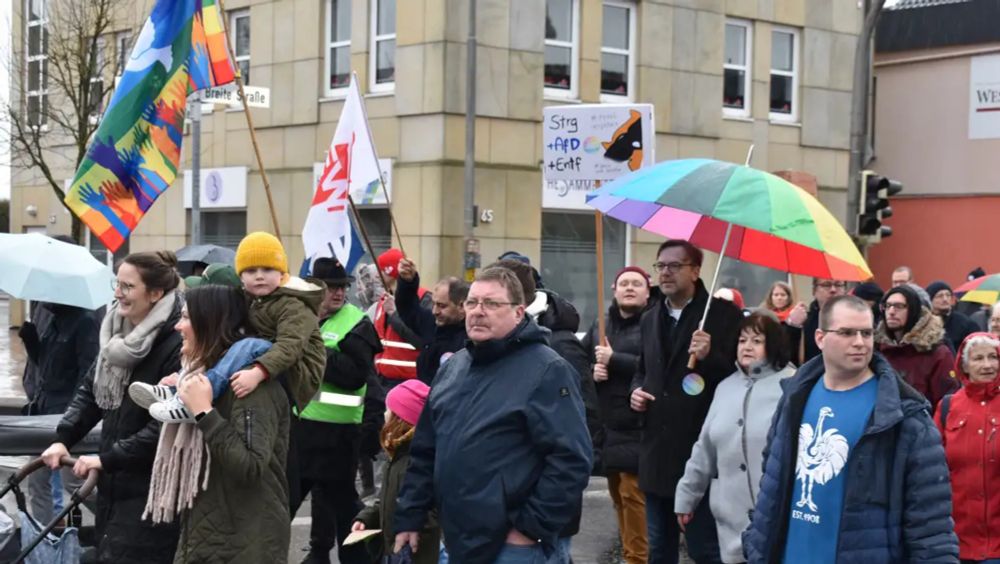 Kundgebung am Kreishaus: Aus Brake ein „starkes Zeichen gegen rechts“