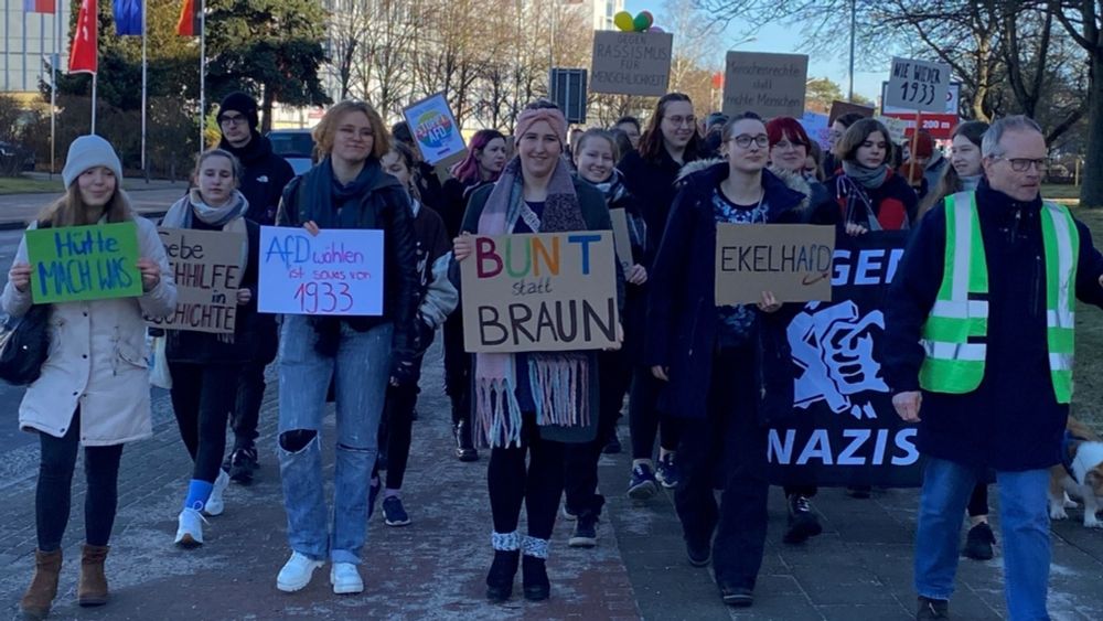 Demo in Eisenhüttenstadt gegen rechts: Ein freundliches Gesicht gegen Rechtsextremismus