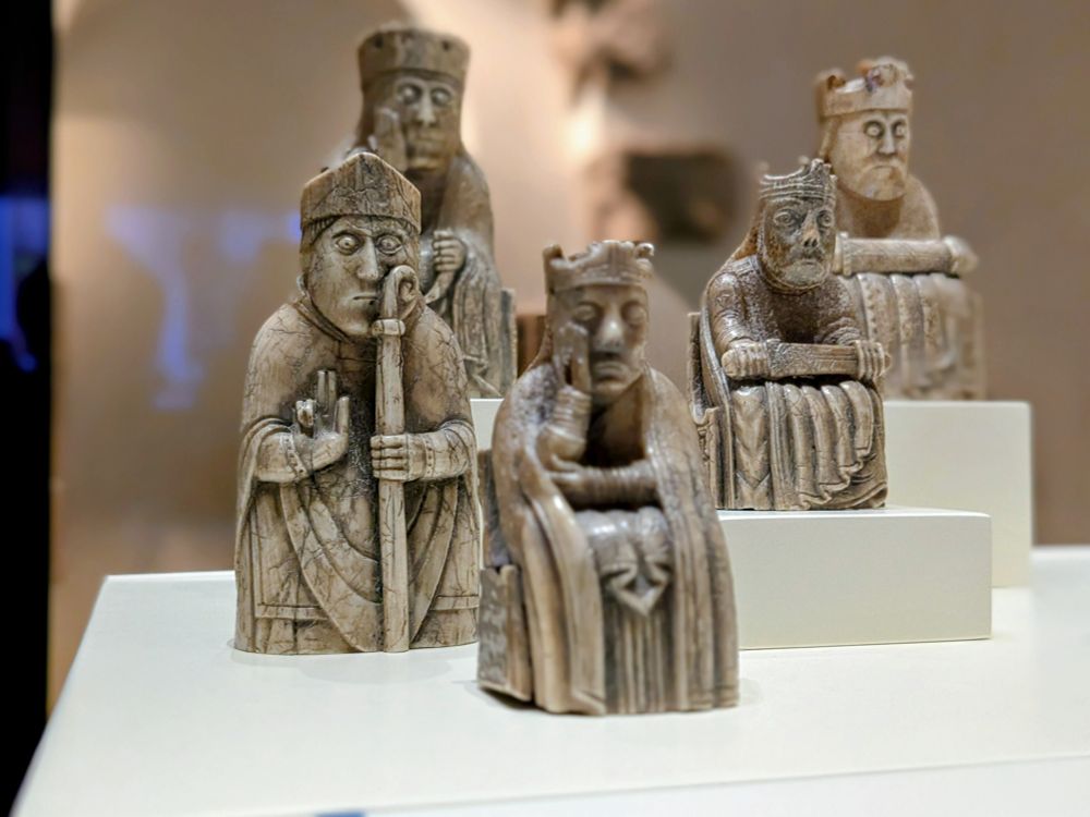 Lewis chess figures 