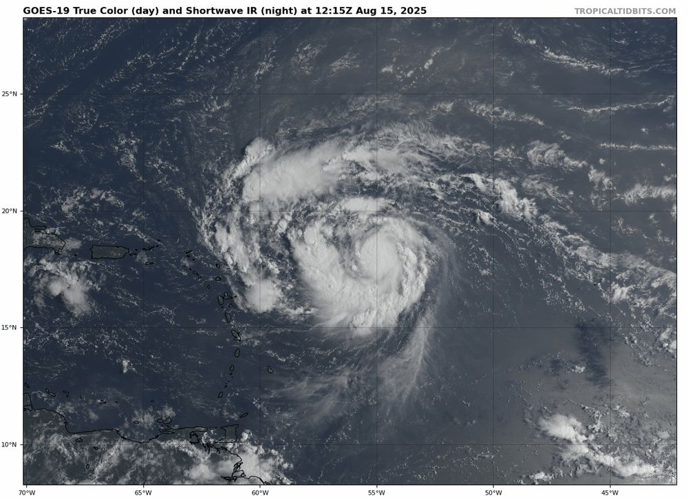 Source: blob:https://www.tropicaltidbits.com/96435b54-8d3e-4027-9ae3-11bd7137e0cc