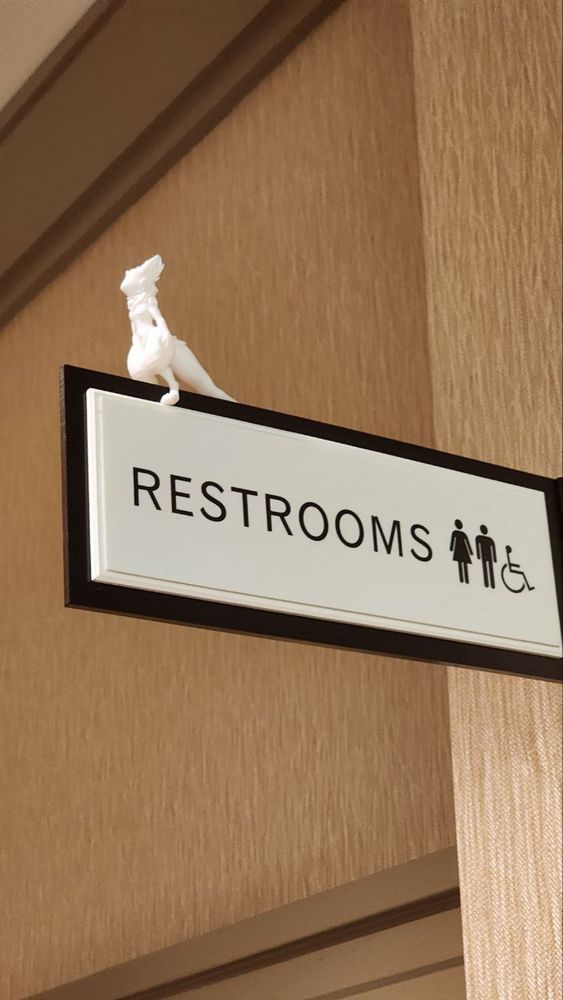 Little protegeon makes his way onto the sign