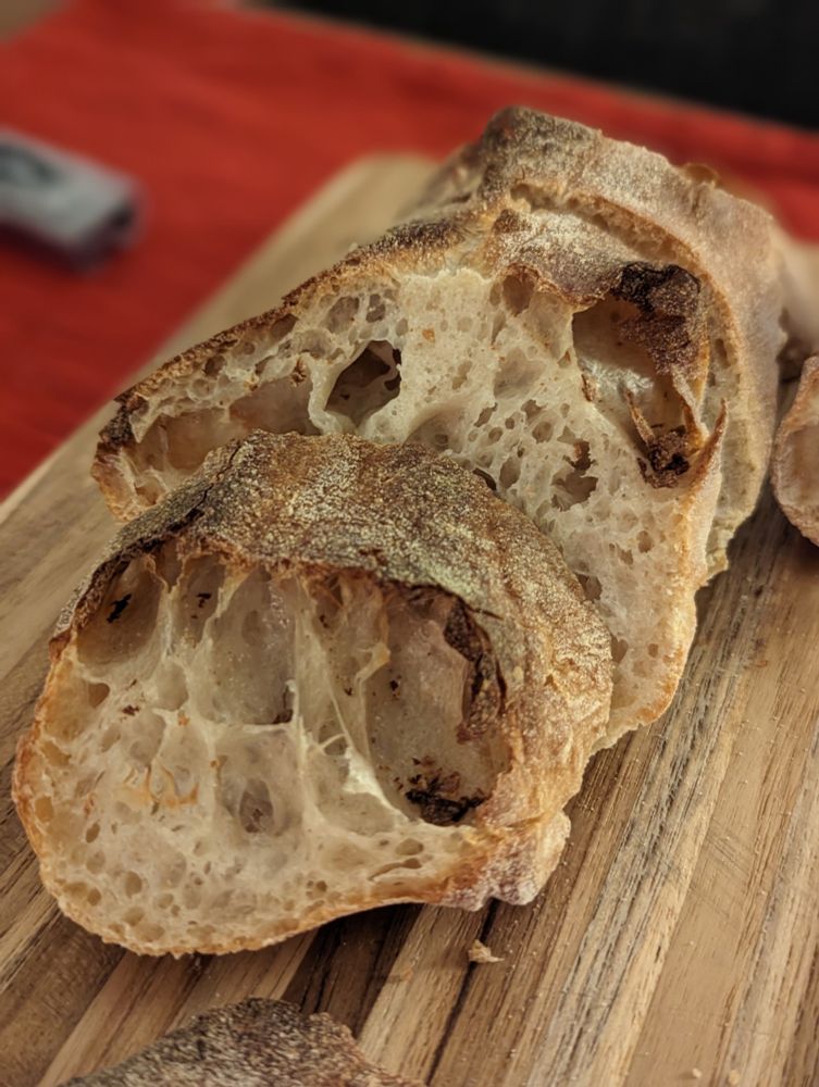 A picture of a sliced baguette.