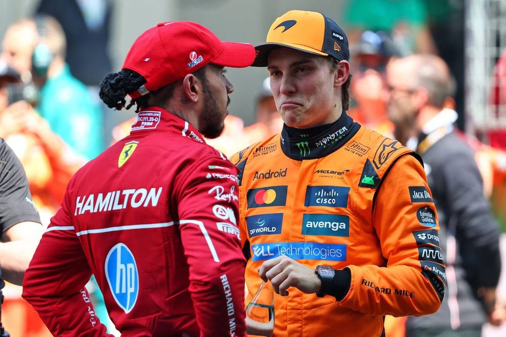 Lewis Hamilton and Oscar Piastri in parc fermé after the Chinese GP sprint race. #F1 
