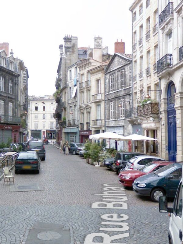 Street full of parked cars in Bordeaux France, Google photo from 2008.