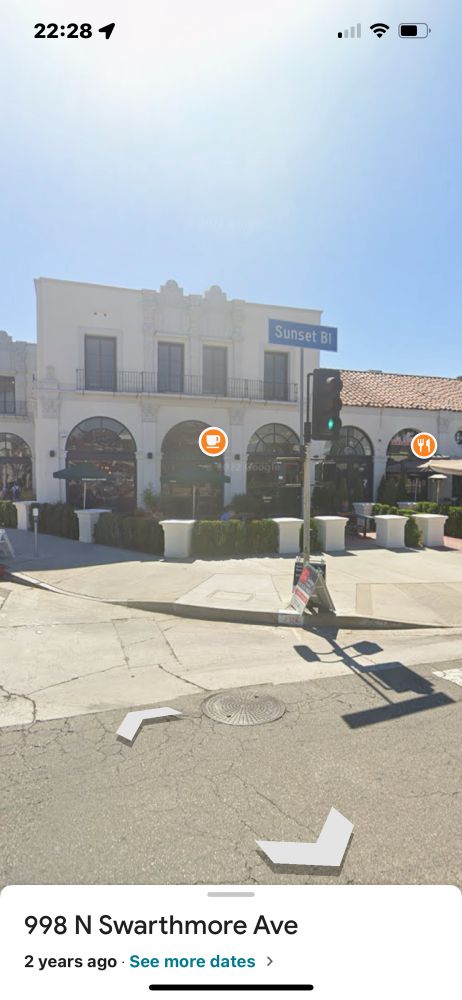 Intact building at sunset & swarthmore in Pacific palisades, screen shot from google maps prior to January 2025 firestorm. 
