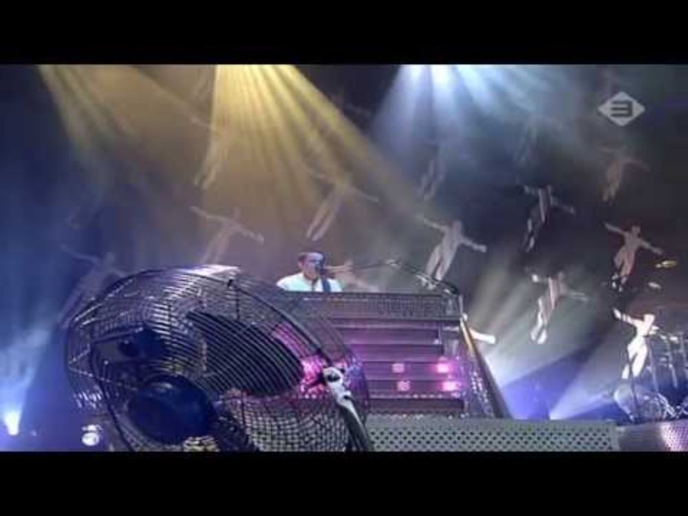 Muse - New Born live @ Pinkpop Festival 2004