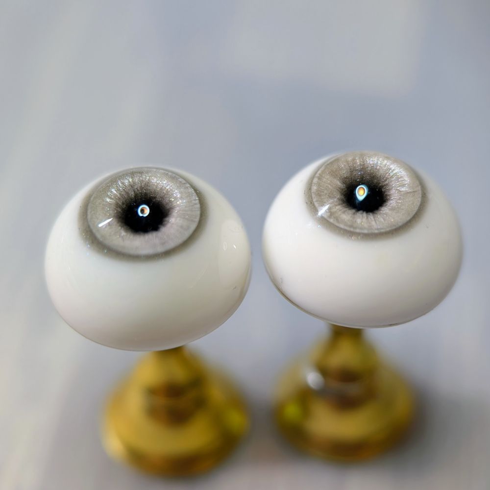 Grey resin eyes for ball joints dolls