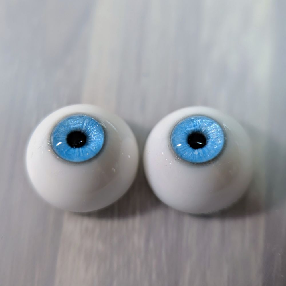 Blue resin eyes for ball joints dolls