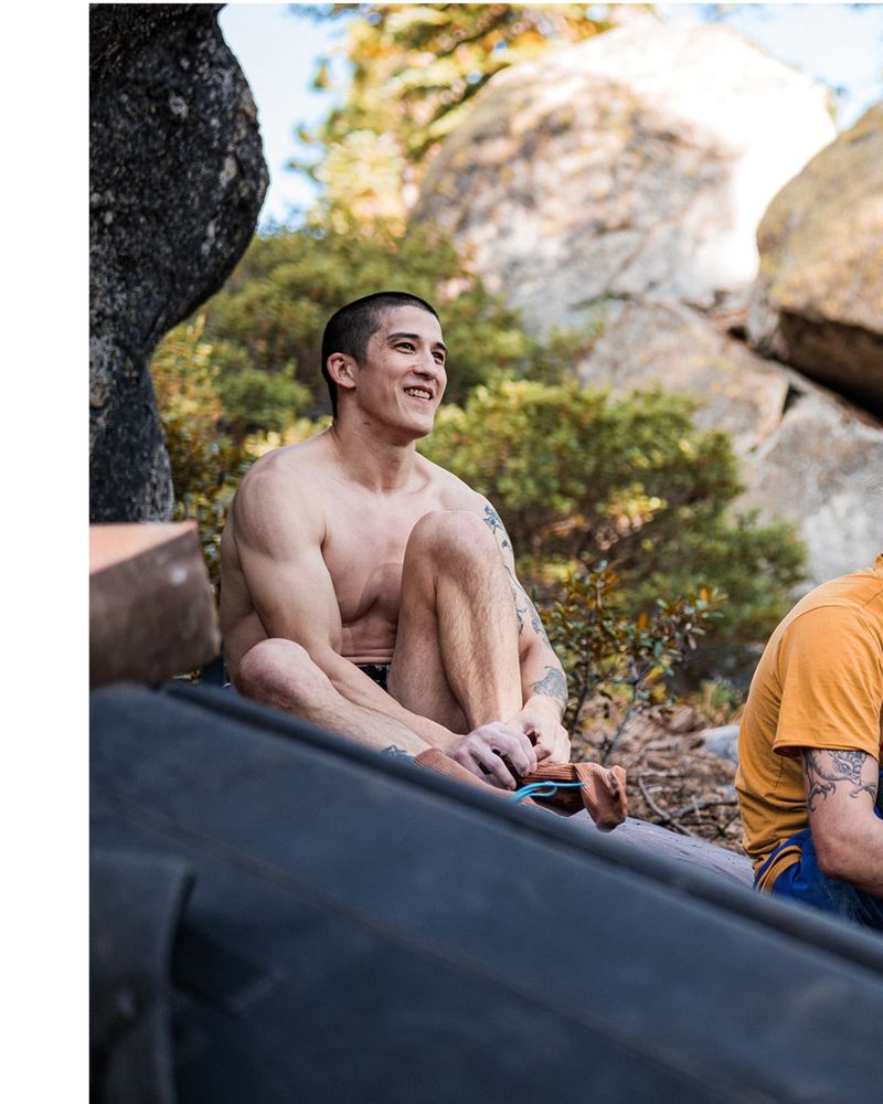 I'm psyched we got to throw down on some Tahoe granite for @otto.con.nature 's birthday. 

DM me if you were there and want all the photos from that day. 

#bouldering #climbingphotography #climbing #canon #lumix (Part 5/5)
