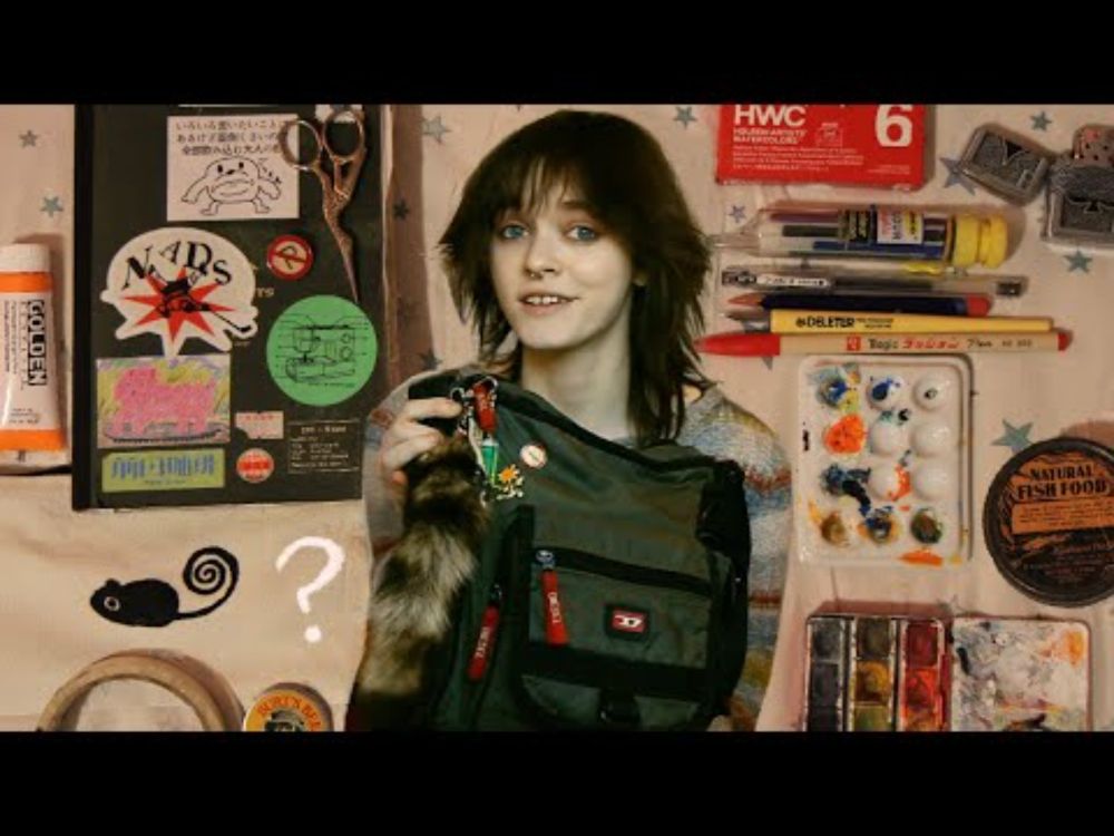 what's in my everyday bag (art student)