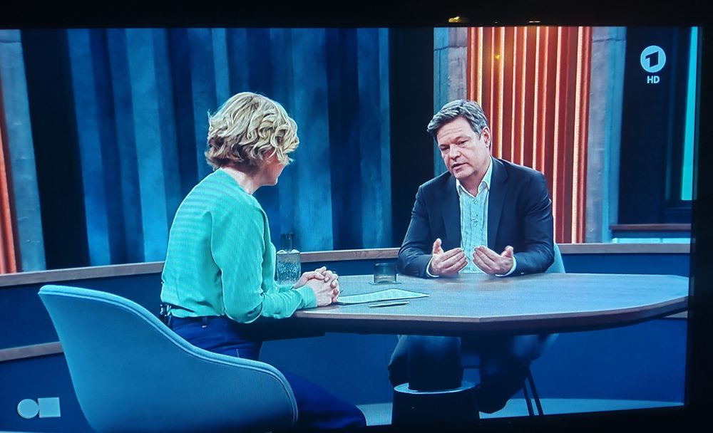 Caren Miosga im Gespräch mit Robert Habeck