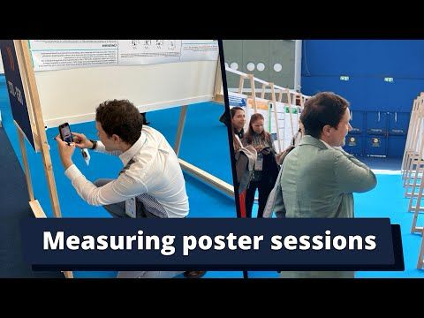 How do scientists browse scientific posters? We can measure it!
