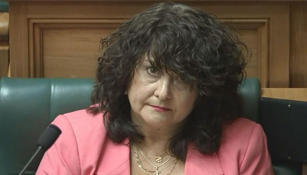 Labour calls for minister Casey Costello's sacking over new tobacco revelation   | Newshub