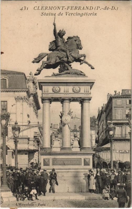 Clermont Ferrand Statue de Vercingetorix à #ClermontFerrand (#PuyDeDôme) Suite 👉 https://cartorum.fr/carte-postale/899377/clermont-ferrand-clermont-ferrand-statue-de-vercingetorix