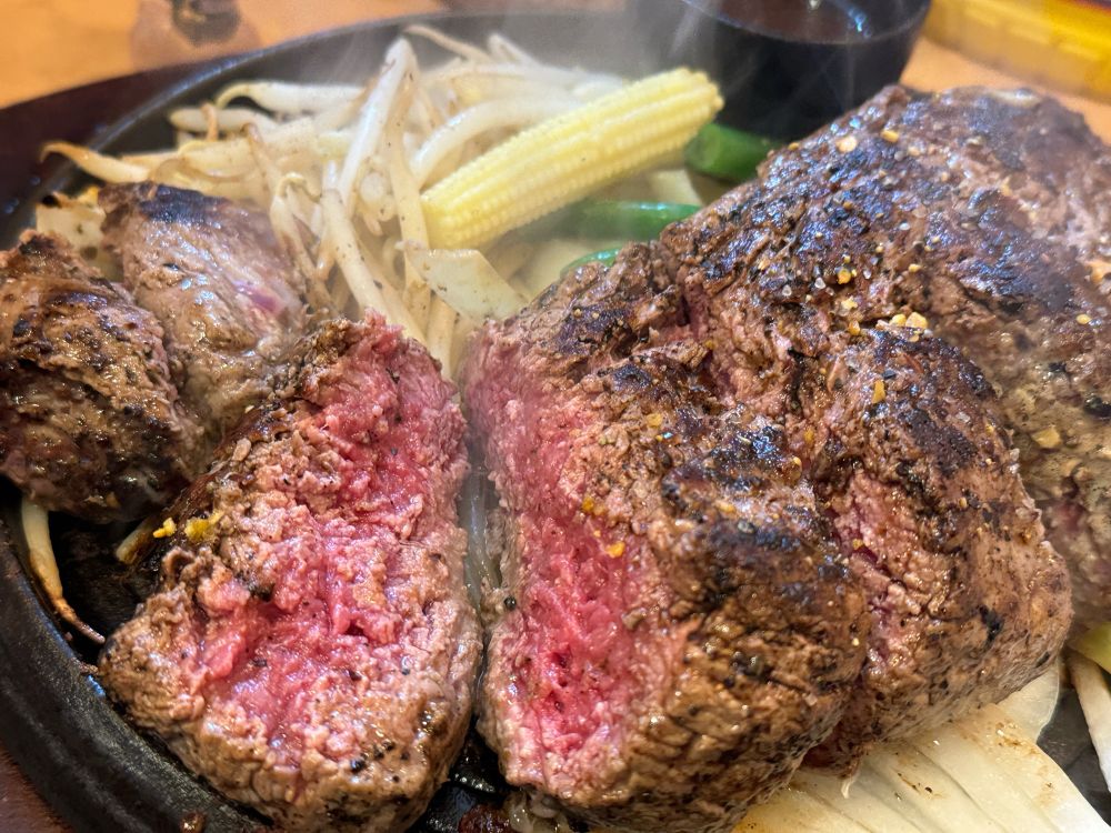 がっつりステーキ
ランプの1ポンドステーキ