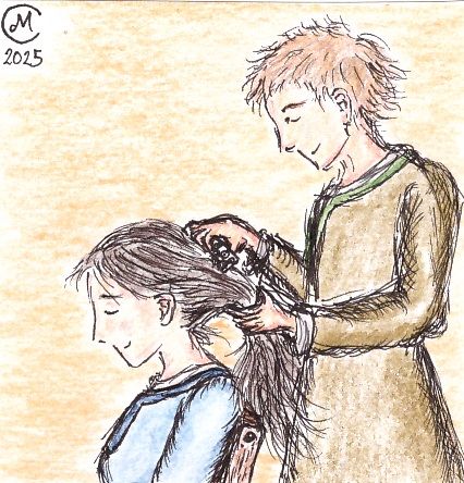 Tinten- und Buntstiftskizze: Eine Frau und ein Mann sind im Profil nach links gewandt dargestellt. Die Frau, vom Kopf bis zum Oberkörper gezeigt, sitzt auf einem Stuhl, von dem nur ein Teil der hölzernen Rückenlehne zu erkennen ist, und trägt eine blaue Tunika. Der Mann, der kurze hellbraune Haare hat und eine grüne Tunika trägt, steht hinter der Frau und kämmt ihr mit einem hellen, vielleicht aus Knochen bestehenden Kamm mit angedeuteter Kreisaugenverzierung die langen, dunkelbraunen Haare, die er weiter unten mit der linken Hand etwas festhält. Die beiden scheinen sich bei dem, was sie da tun, ganz wohl zu fühlen. 