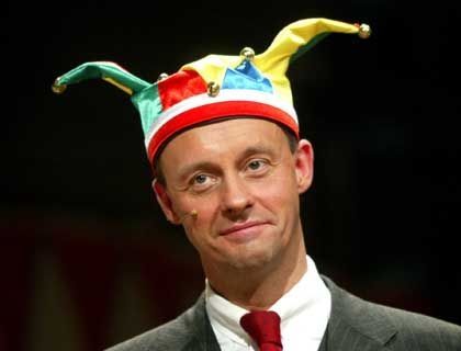 Merz mit Narrenkappe 