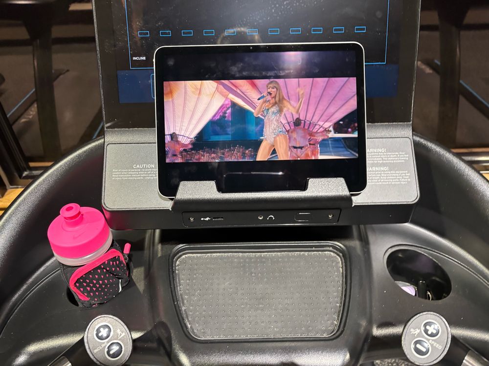 Watching Eras Tour while running on a treadmill 