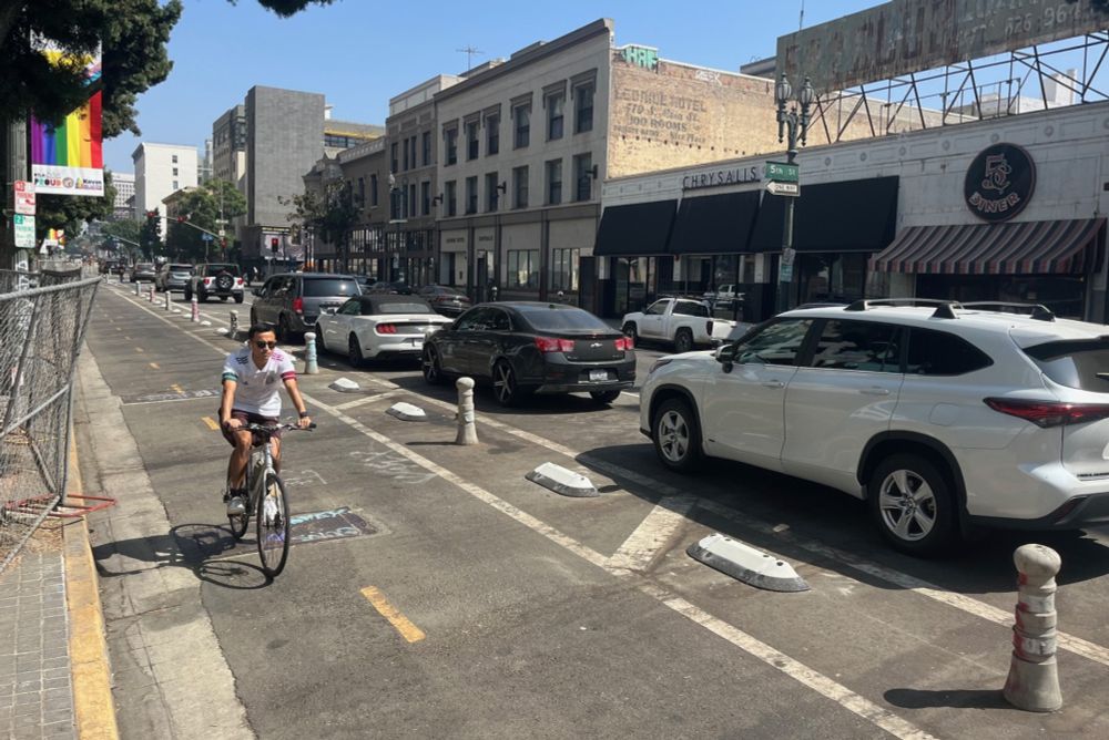 Eyes on the Street: New Modular Curbs on Main Street Protected Bike Lanes - Streetsblog Los Angeles