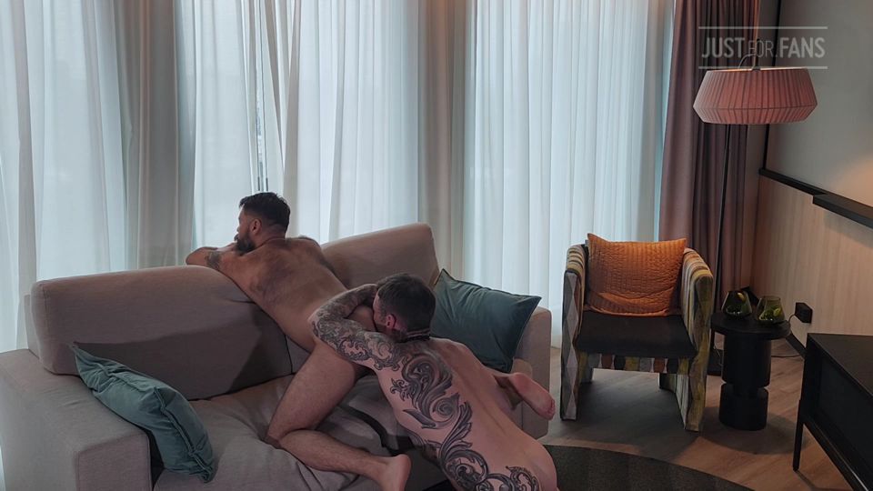 My JustFor.Fans page is where it's at, and I just got a new subscriber! justfor.fans/RossBudmanXXX?Source=NewFanBlueSky