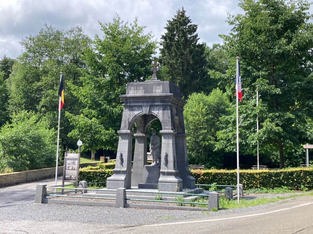 Colonial Corps monument, Rossignol