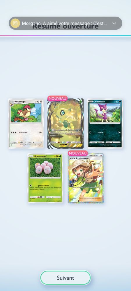Un booster du jeu Pokémon Pocket. Il contient entre autres la carte Jeune Explorateur Full Art et la carte Celebi EX Full Art Immersive