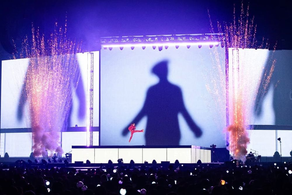 Jhope on stage jumping