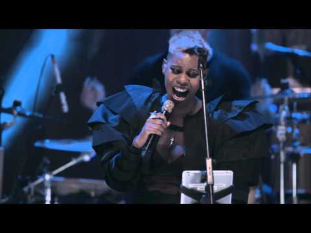 Skunk Anansie-You Do Something To Me (Live In London An Acoustic)