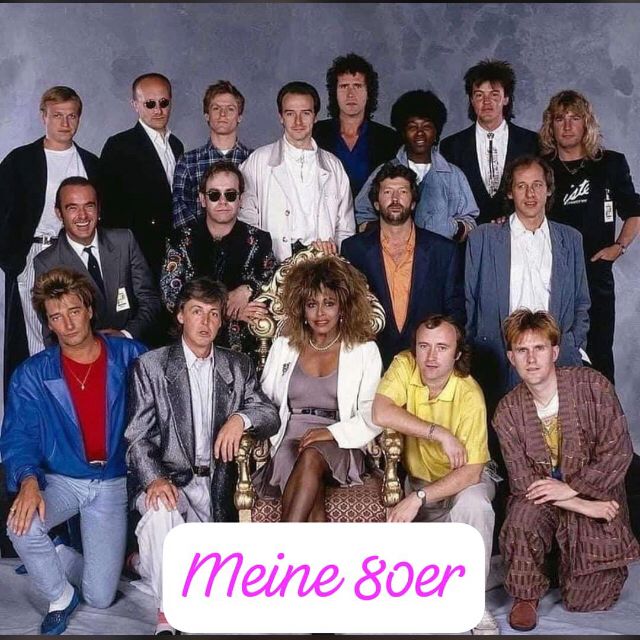 Fiktives Gruppenbild von (u.a.) in den 1980ern erfolgreichen Musikern um Queen Tina.