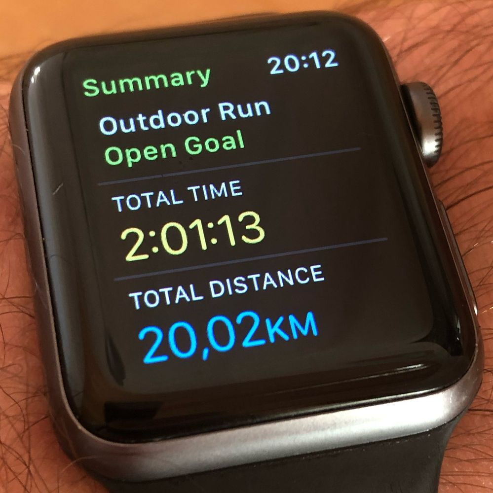 Apple Watch displaying running workout result for open goal, 2 hours total time, and 20 kilometers distance.
