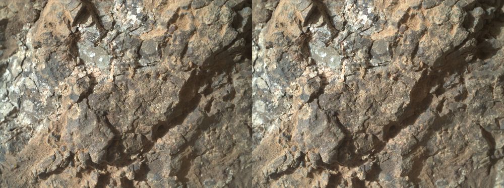 A dual left/right stereoscopic image capturing some fractured Martian rocks somewhere on the western edge of the rim of Jezero Crater. This dual image is intended to be used to obtain a Stereo3D rendition of the scene through parallel viewing, and not cross-eyed viewing.