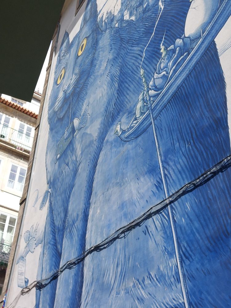 Giant cat mural in Porto