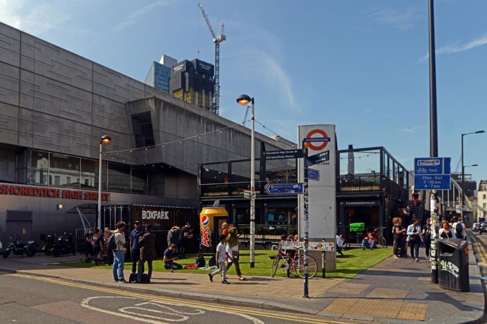 Two injured in 'crossbow attacks' in Shoreditch as police investigate possible link