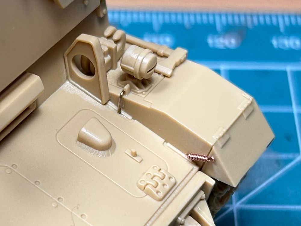 戦車模型のディテールアップは、機能を確かめながら作業できる面白さがある