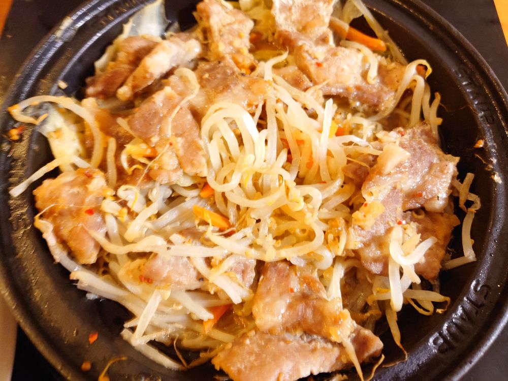 野菜と肉を蒸したもの