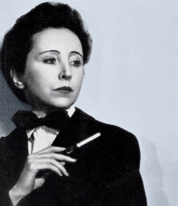 Image of Anaïs Nin holding a cigarette