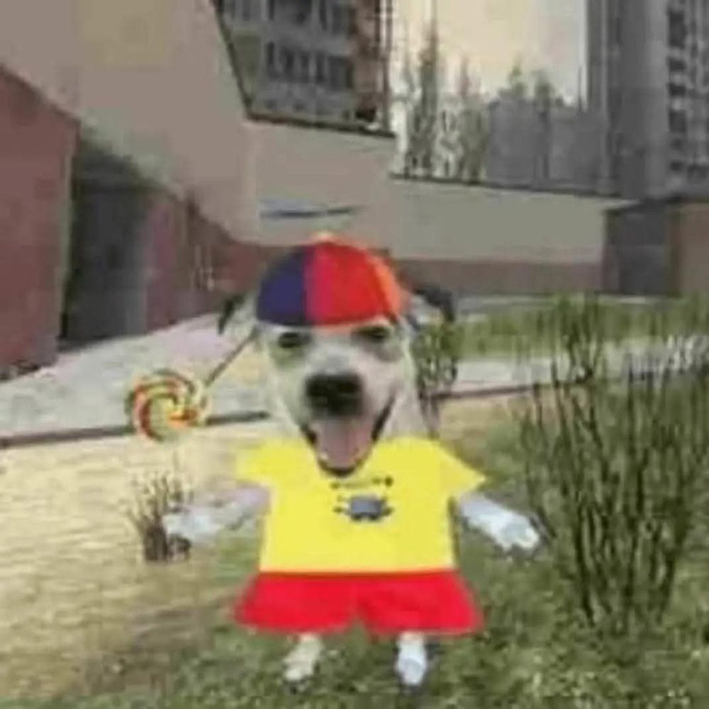 Cachorro com roupinhas de criança e um pirulito na mão sorrindo muito