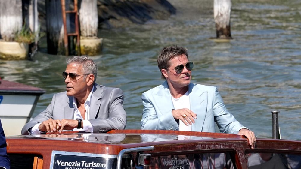 George Clooney, dal lago di Como a Venezia con l'amico Brad Pitt