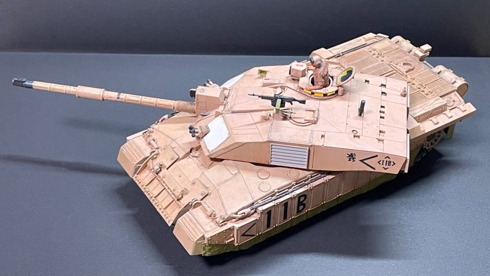 タミヤ 1/48 チャレンジャー2　ピンクパンサー仕様