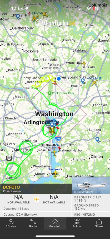 A screen shot of airplanes over the DC area.