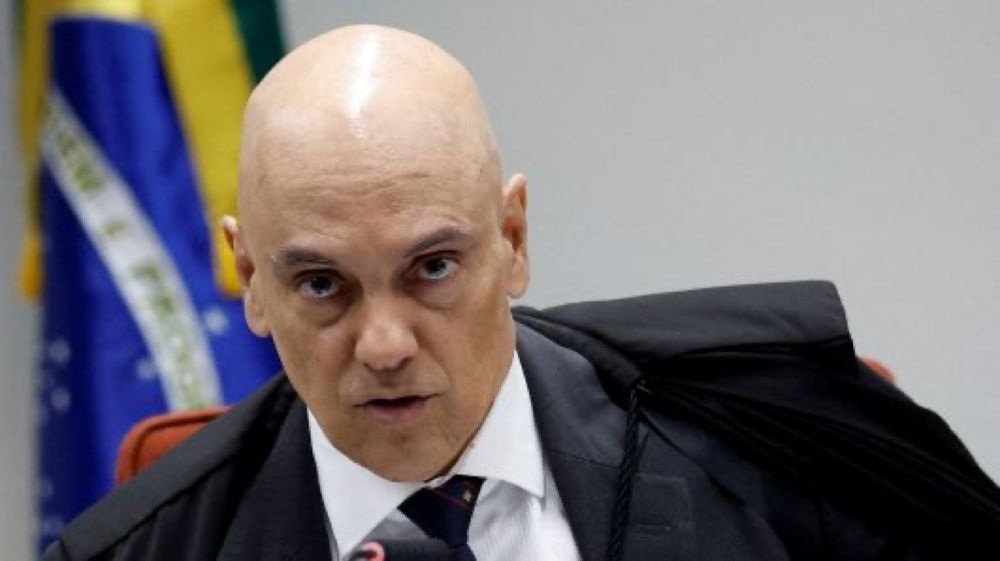 Moraes determina desbloqueio da plataforma X após cumprimento de exigências legais