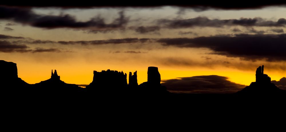 sunrise at monument valley 