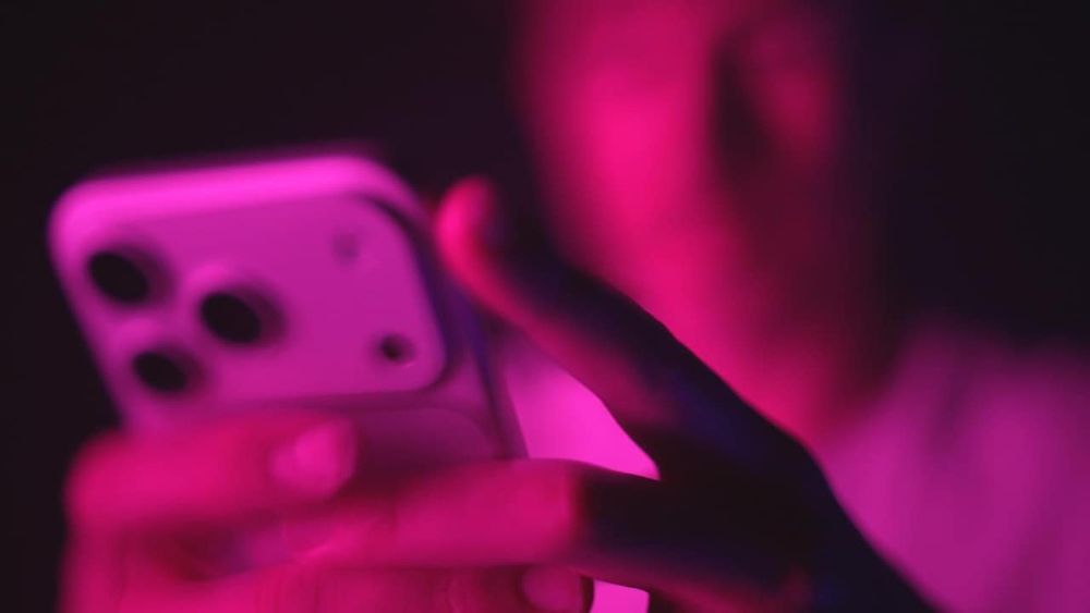 ttt – titel thesen temperamente: Künstliche Intelligenz als moralische Instanz? Über Echokammern und Narziss - hier anschauen