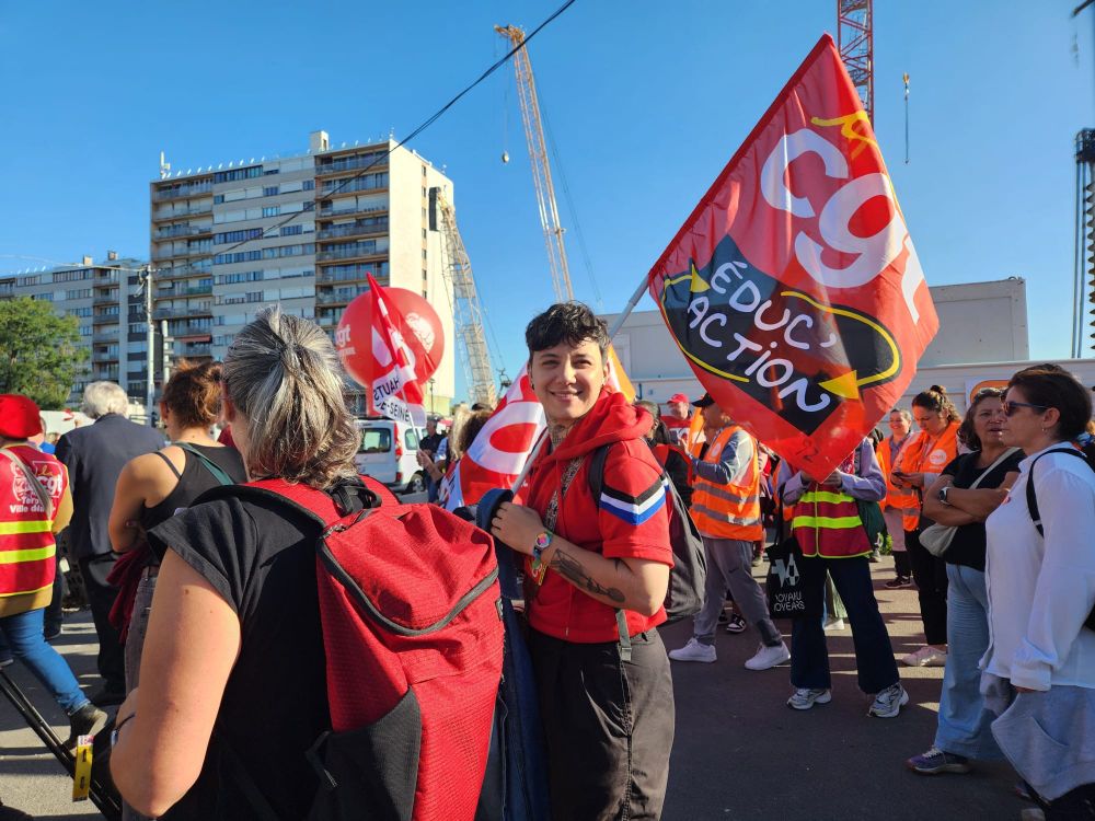 Manifestant•es de la CGT Éduc 92 à Nanterre