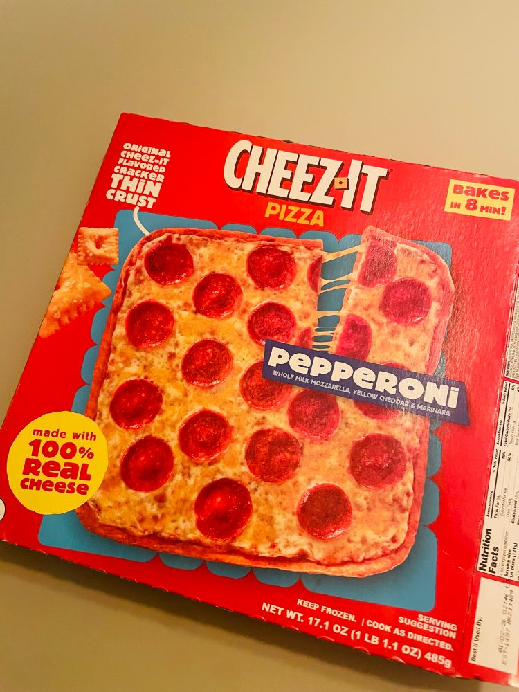 A box for pepperoni Cheez-it Pizza.